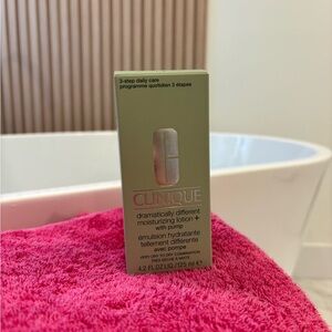 Clinique Moisturizer w. Pump!